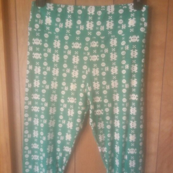 Lularoe Women's Tall & Curvy Skeleton Leggings Fits 12-22 - Picture 3 of 4